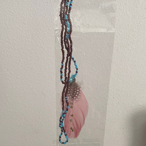 Jewelry - Pink Feather Beaded Necklace